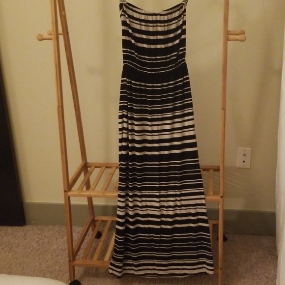 Dress - Picture 2 of 8